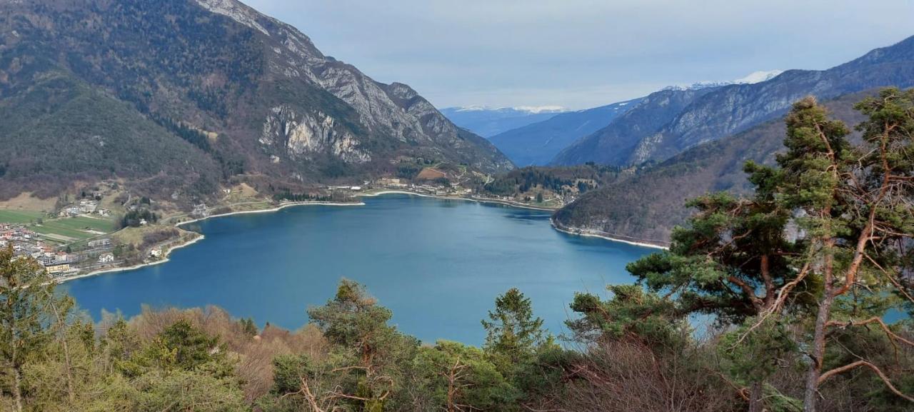 Albergo Vittoria Tiarno di Sopra Esterno foto